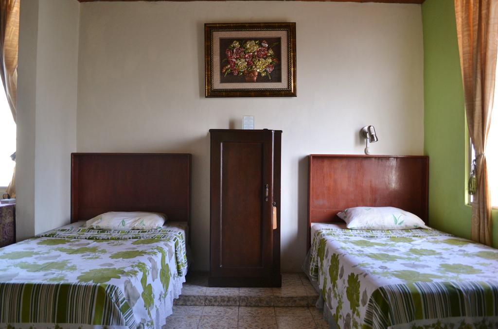 Hotel Oasis San Salvador Rum bild
